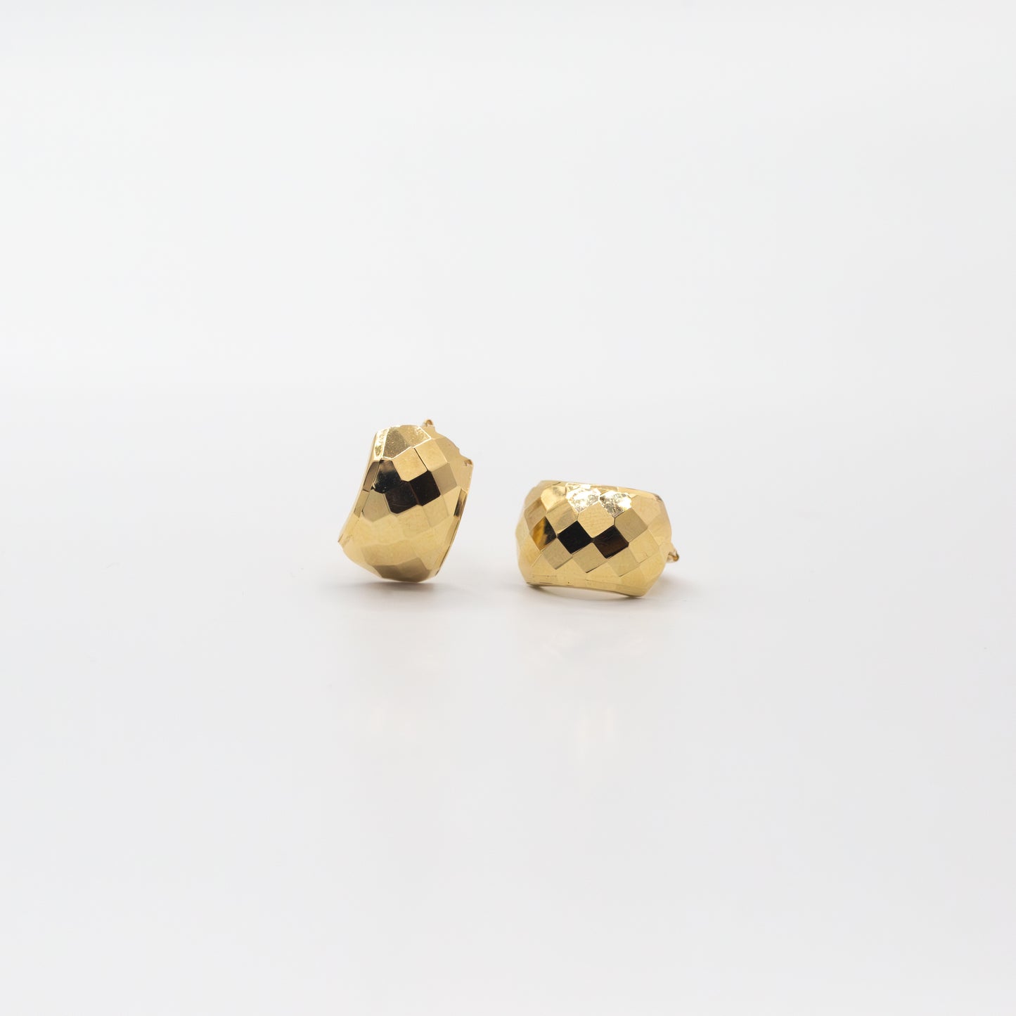 Diamond-Patterned Half Hoops