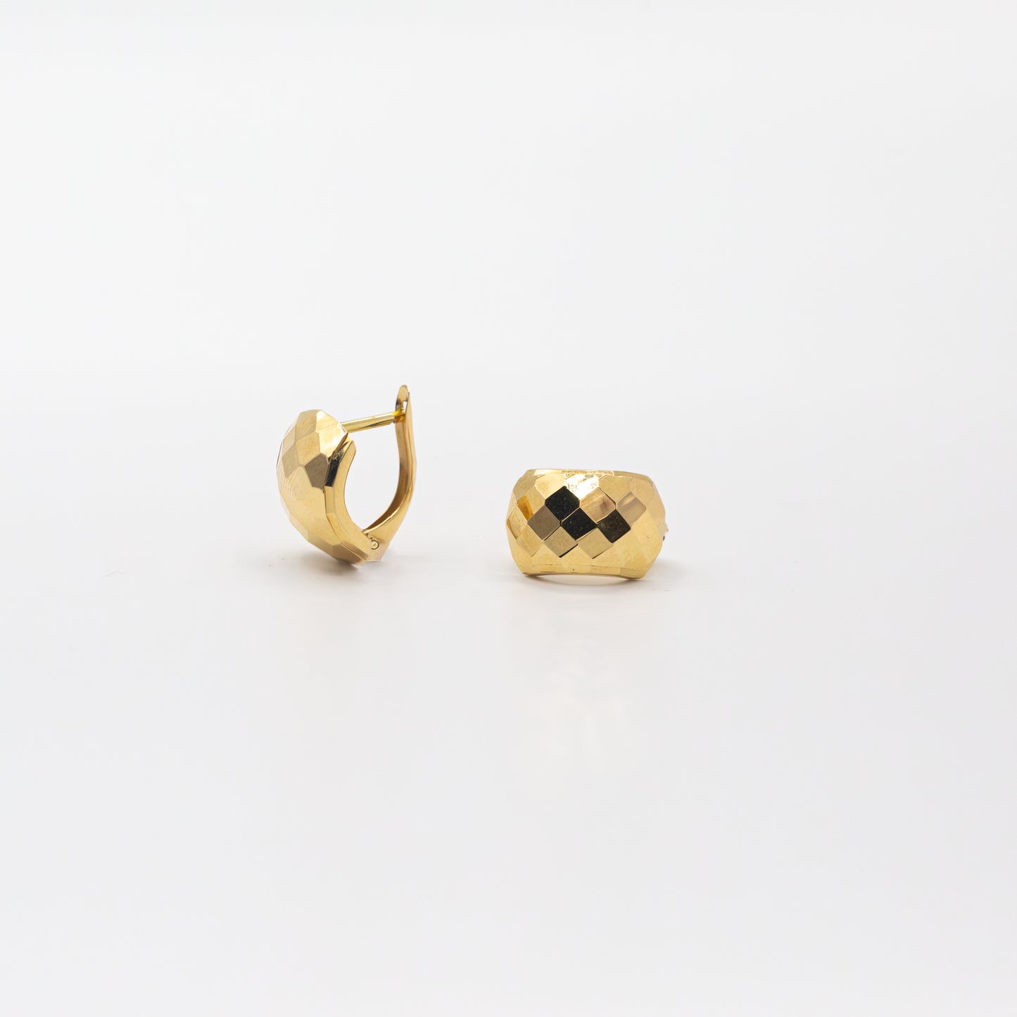 Diamond-Patterned Half Hoops