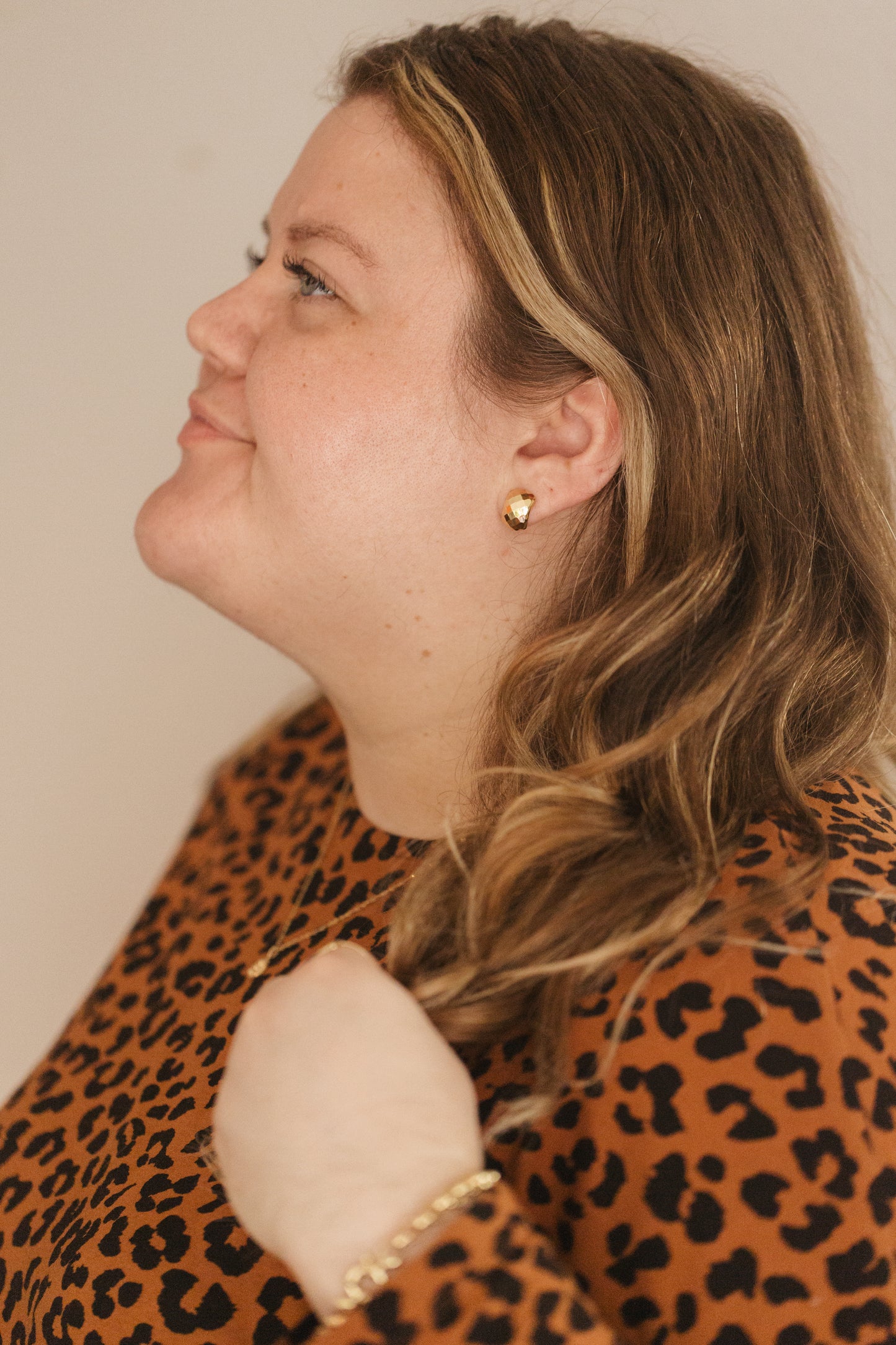 Diamond-Patterned Half Hoops